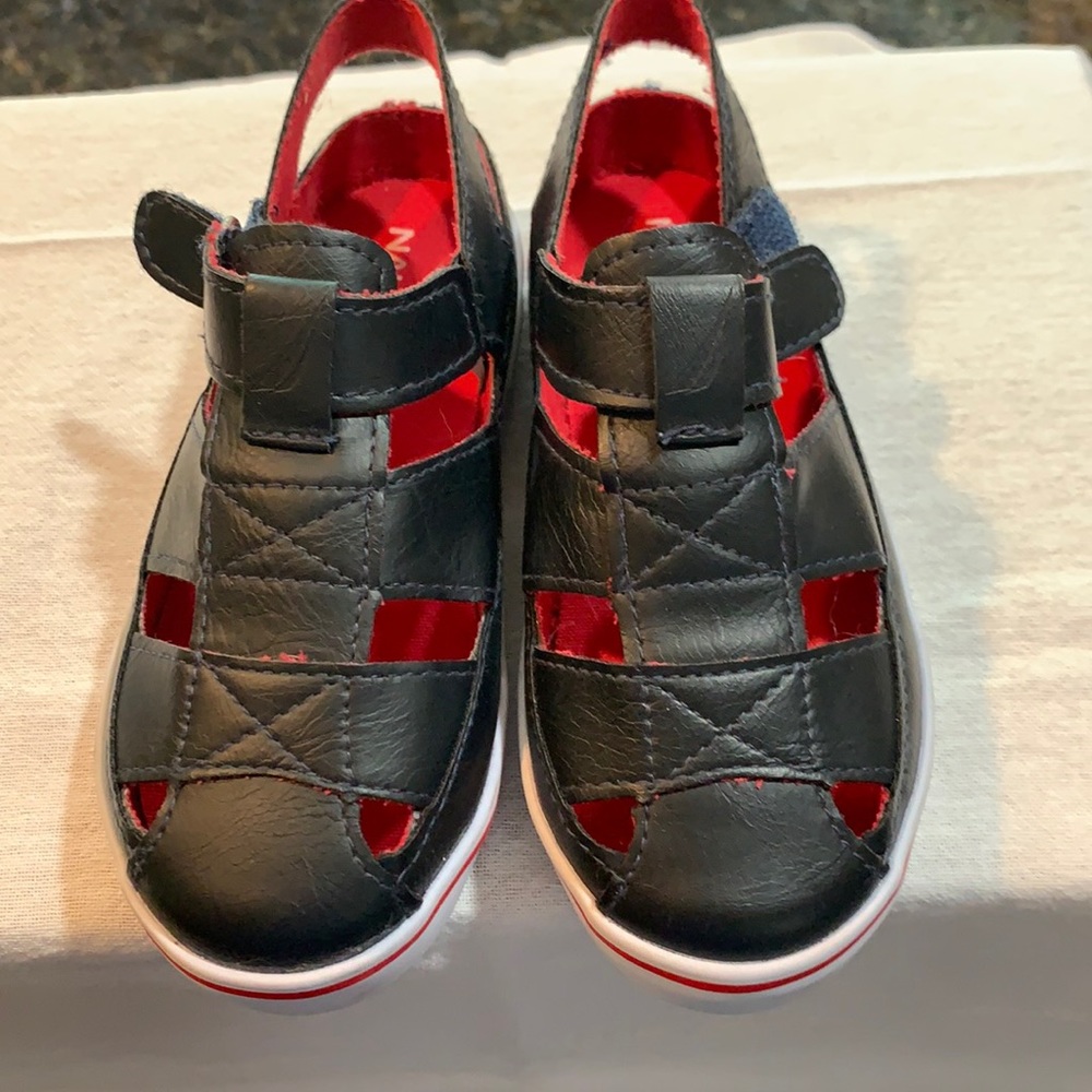 NWOT Nautica unisex sandal shoe. Navy Blue. Bought from Nordstrom’s. Size 9